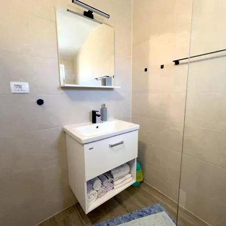 One Bedroom With Sea View 3 Apartman